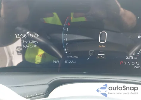 2025 Cadillac Xt4 Awd Premium Luxury z USA, uszkodzony, nr VIN 1GYFZDR44SF115417